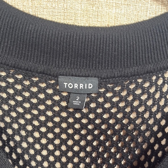 Torrid Black Mesh Knit Blouse Size 2 - Picture 2 of 11